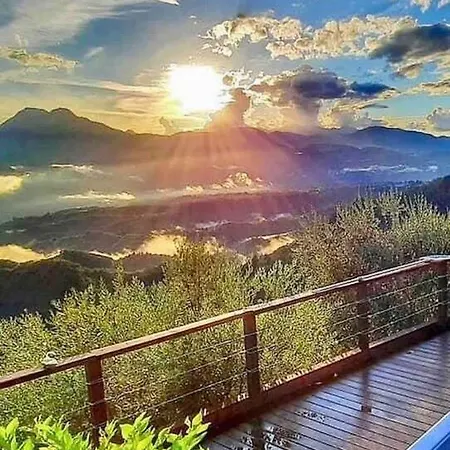Romantic Getaway Amazing Views - New Large Veranda