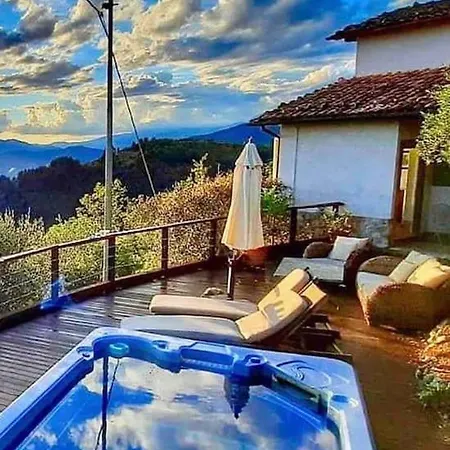 Romantic Getaway Amazing Views - New Large Veranda Villa *